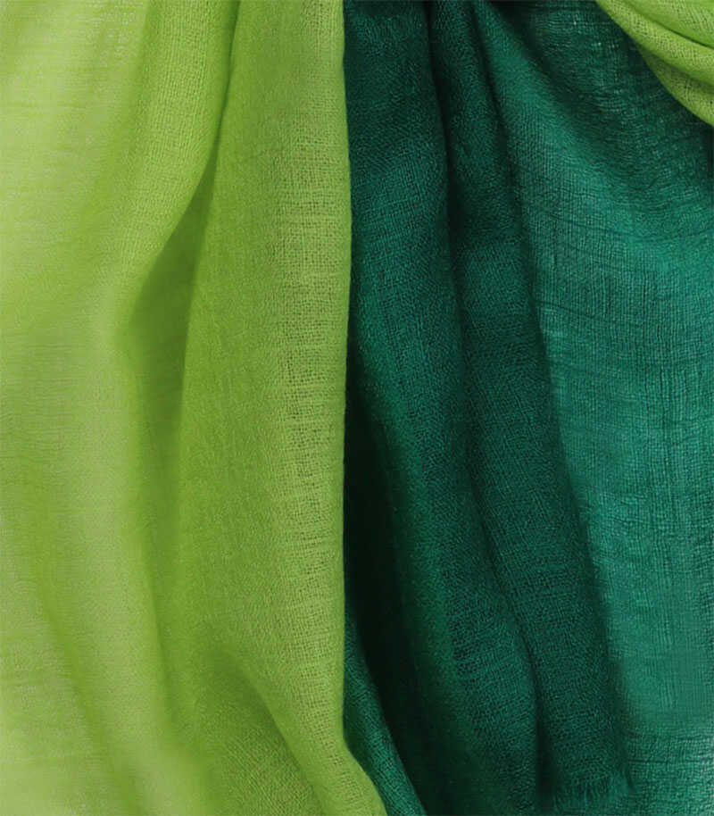 Kasmírovy-satek-ve-stínu-zelene-barve